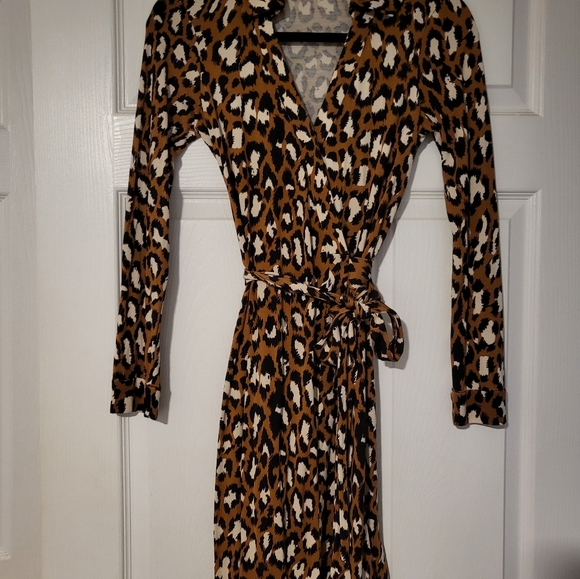 Wrap dress - Picture 2 of 3